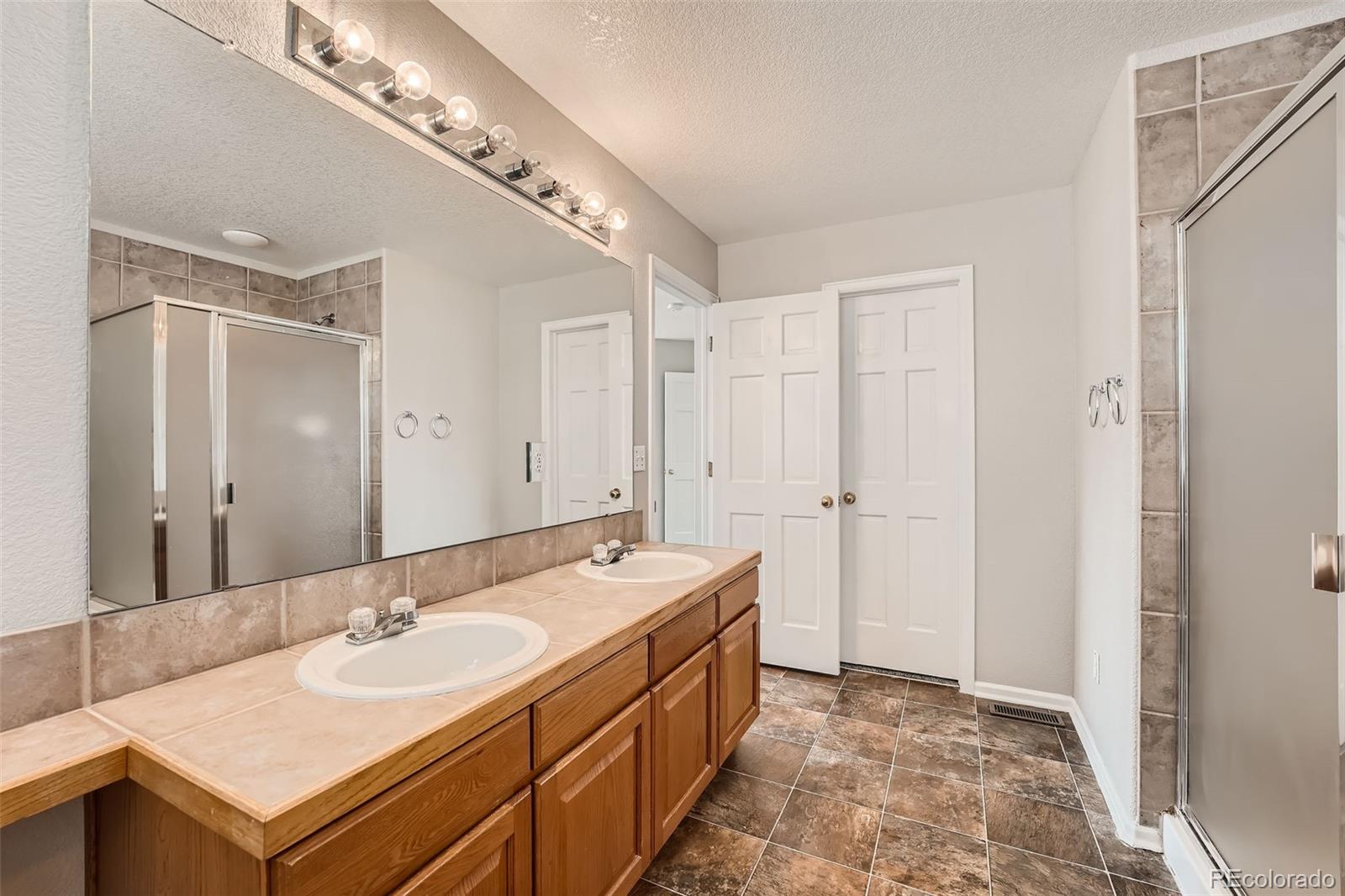 MLS Image #19 for 4732 s liverpool circle,aurora, Colorado