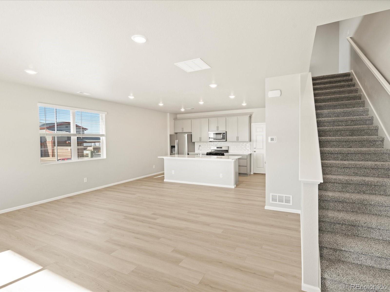 MLS Image #3 for 20957 e 65th avenue,aurora, Colorado