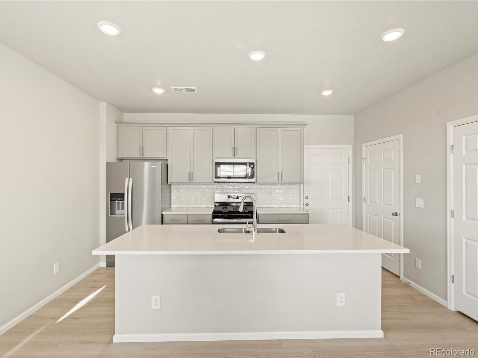 MLS Image #6 for 20957 e 65th avenue,aurora, Colorado