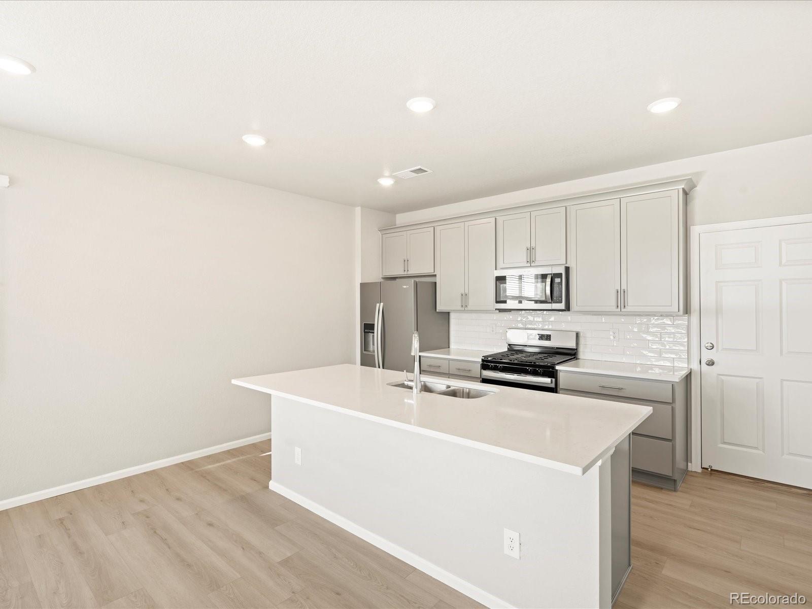 MLS Image #7 for 20957 e 65th avenue,aurora, Colorado