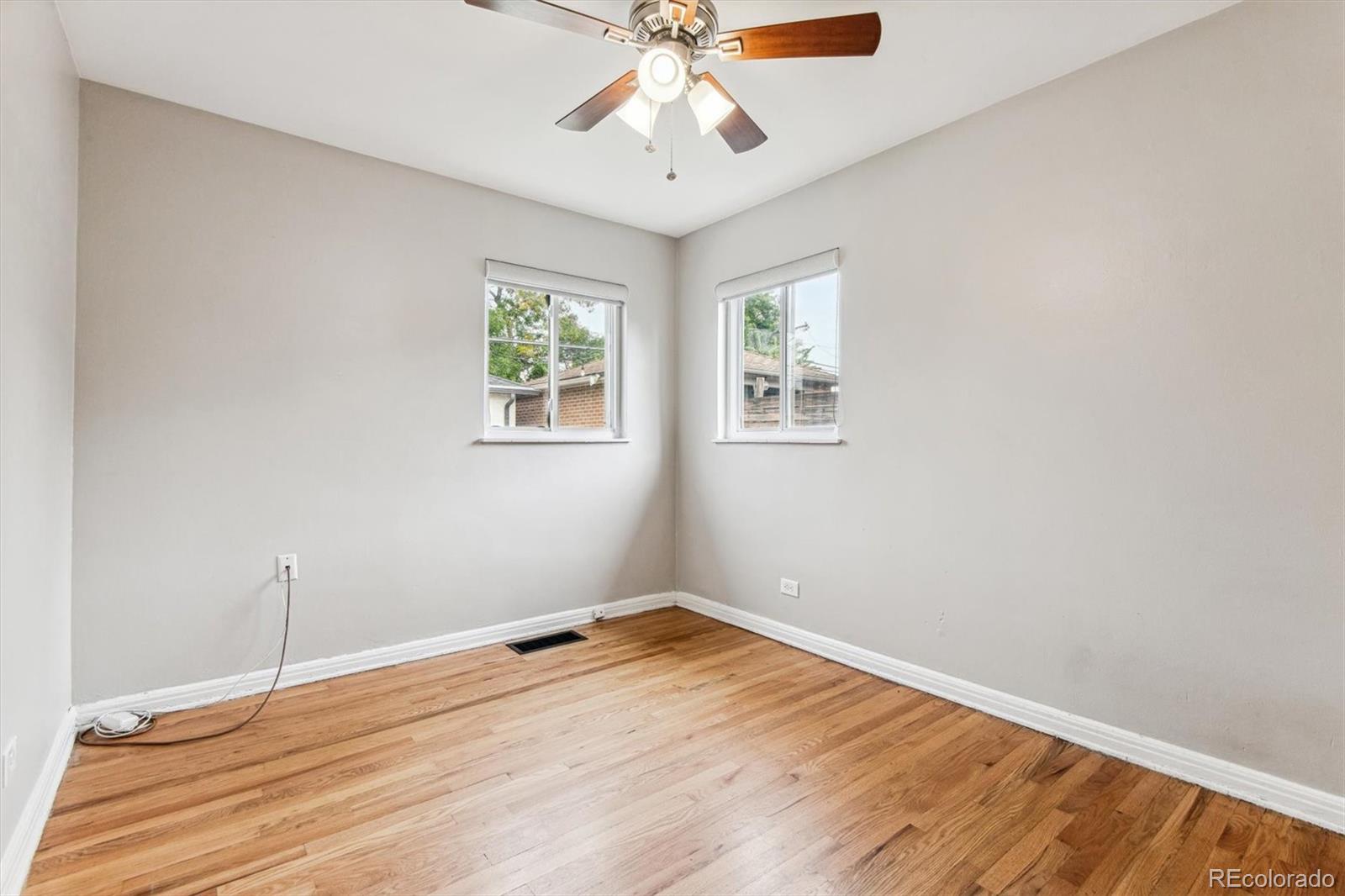 MLS Image #10 for 2315  oneida street,denver, Colorado