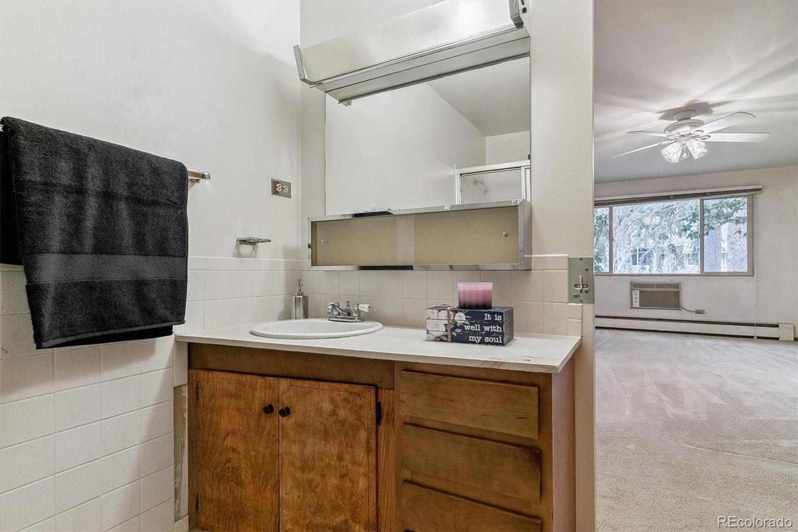 MLS Image #17 for 675 s clinton street,denver, Colorado