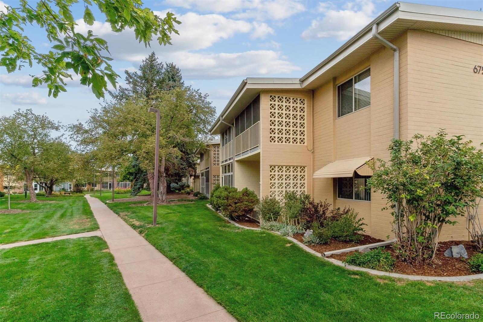MLS Image #24 for 675 s clinton street,denver, Colorado