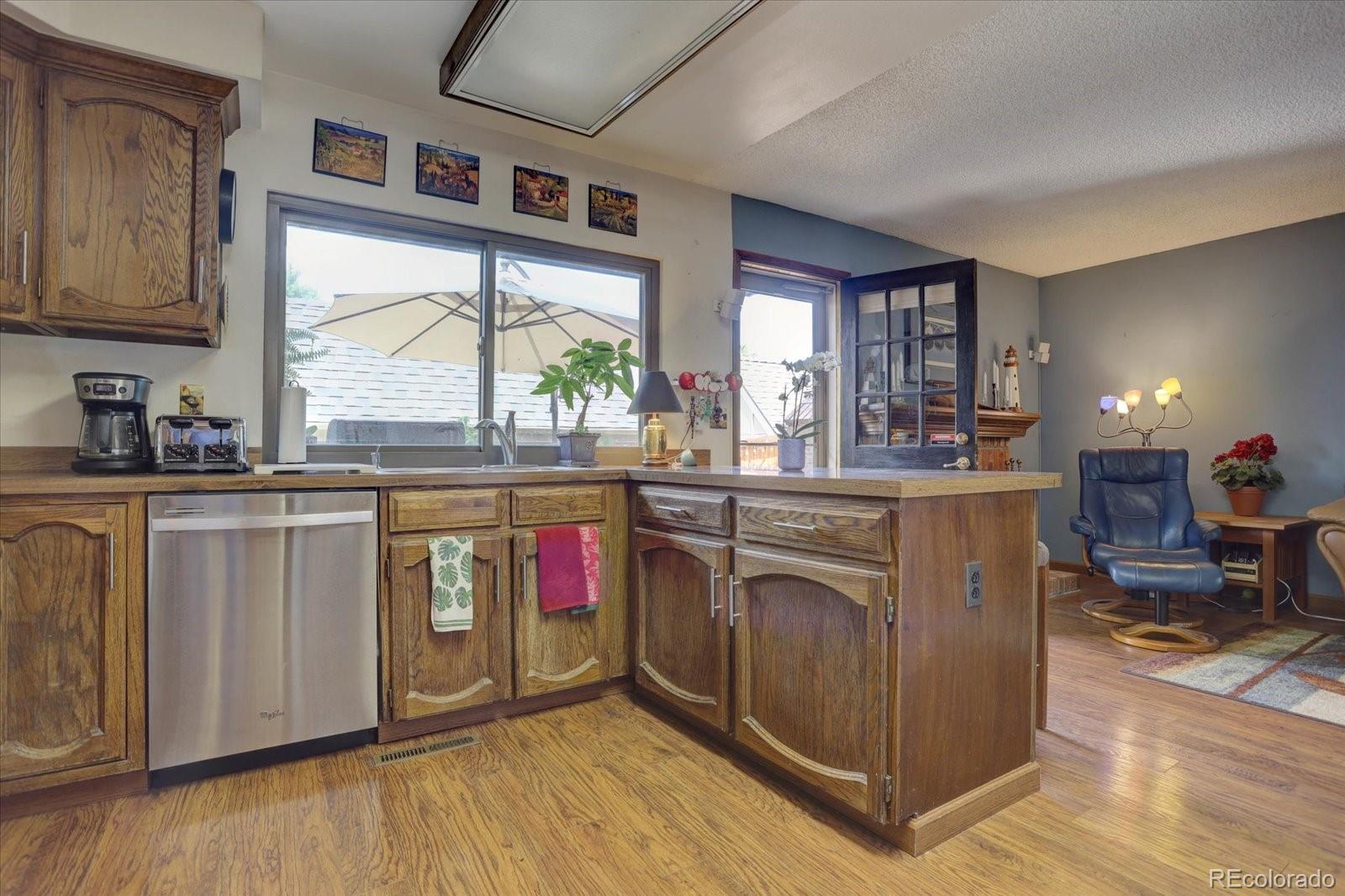 MLS Image #6 for 8165 e phillips circle,centennial, Colorado