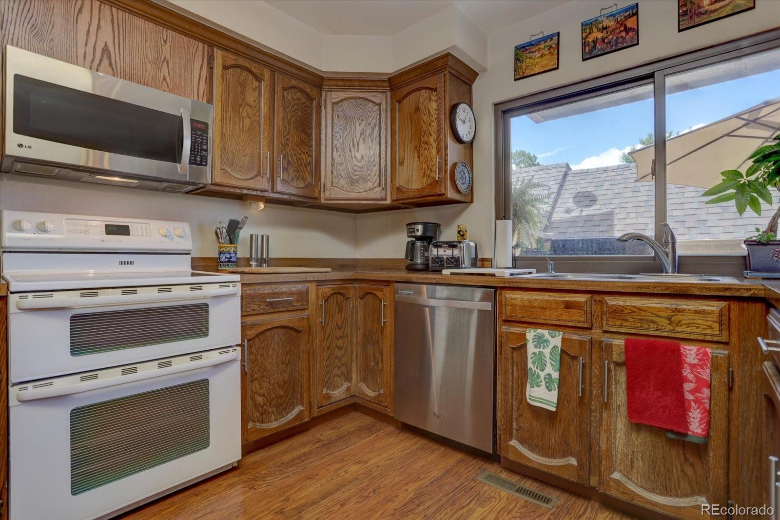 MLS Image #8 for 8165 e phillips circle,centennial, Colorado