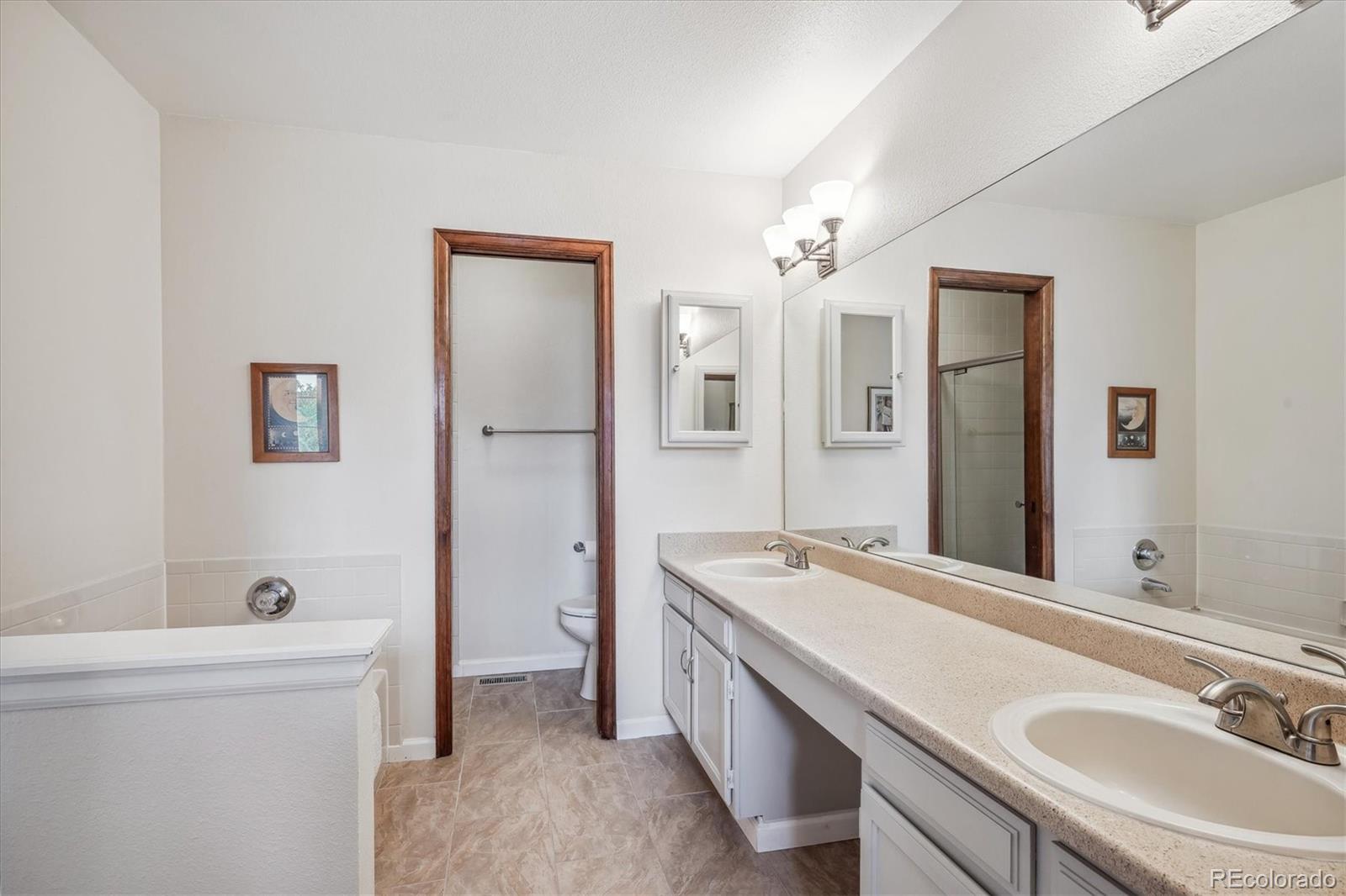 MLS Image #16 for 1470 s quebec way,denver, Colorado