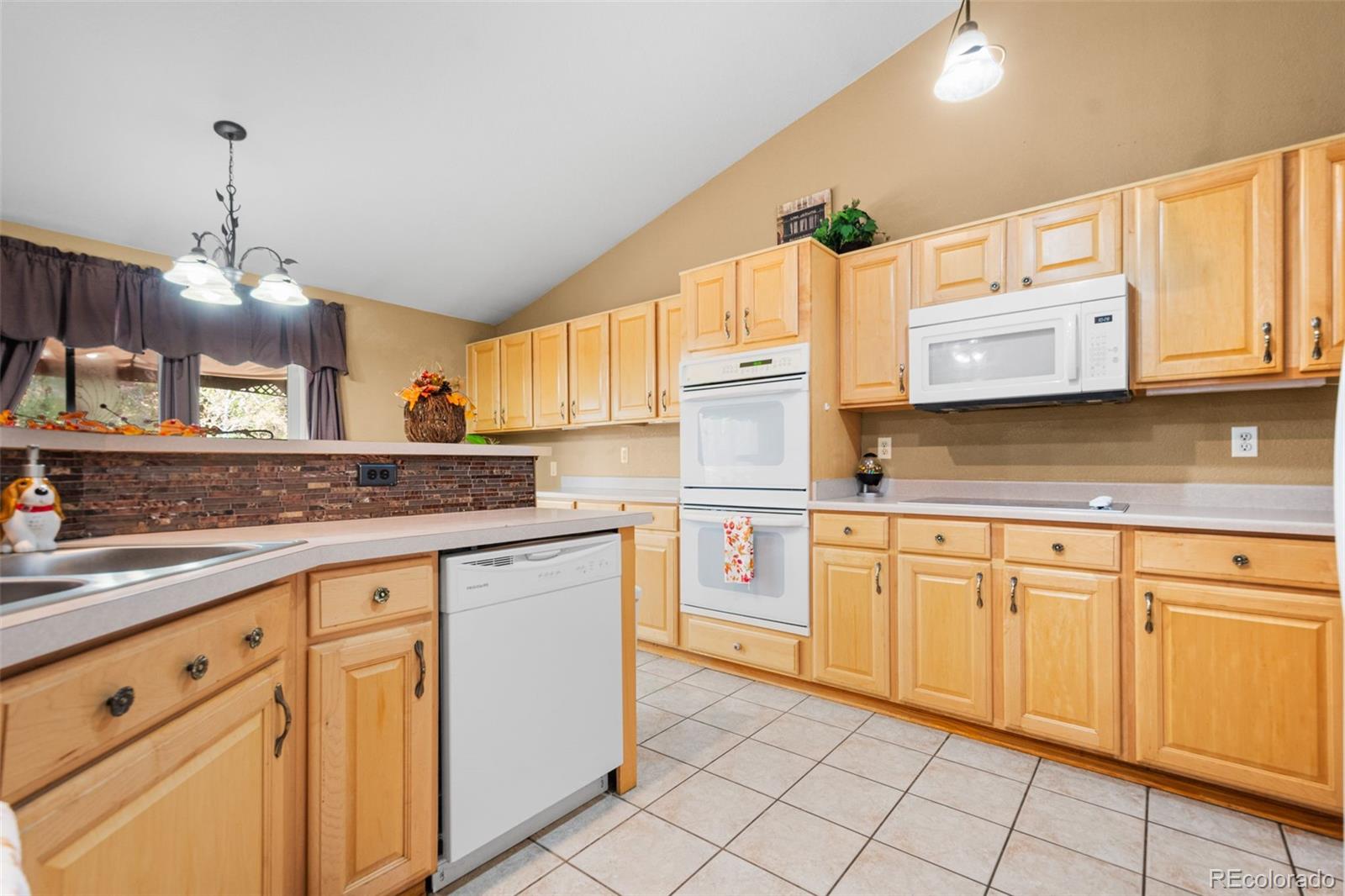 MLS Image #7 for 11313  oakland drive,henderson, Colorado