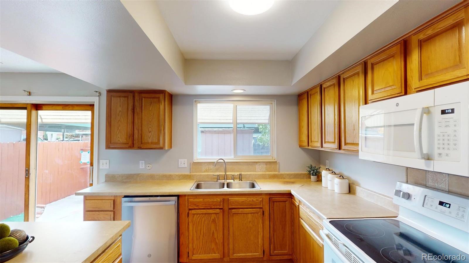 MLS Image #3 for 9024 e lehigh avenue,denver, Colorado