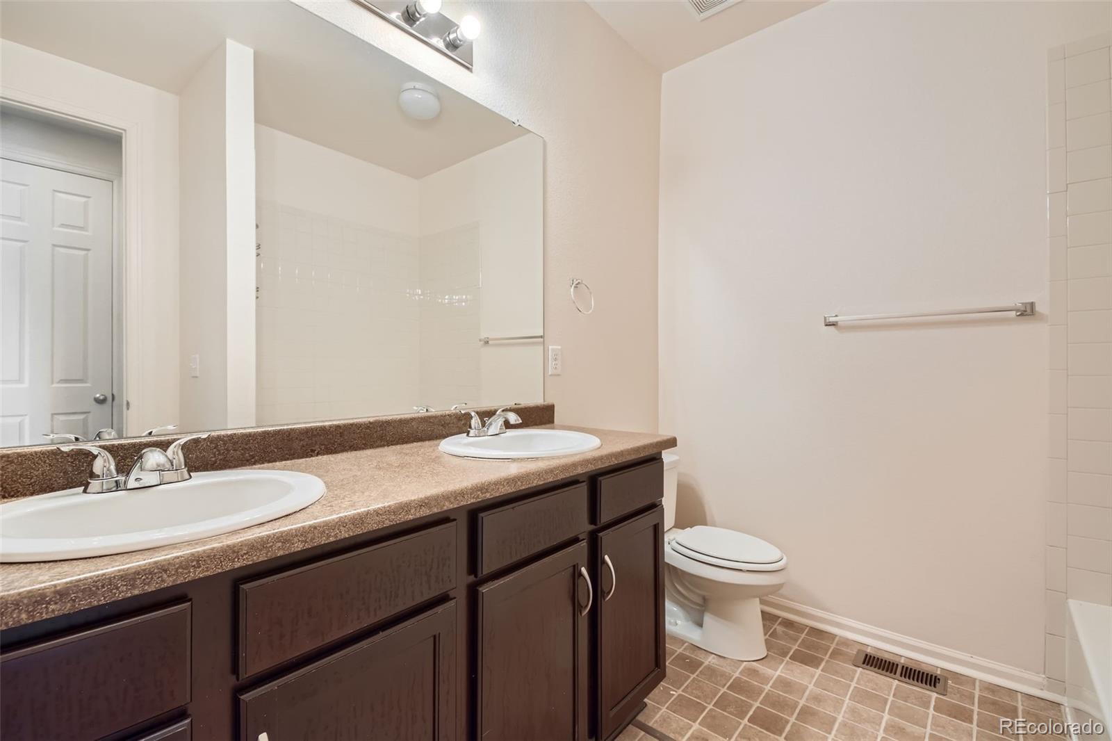 MLS Image #19 for 25266 e lake drive,aurora, Colorado