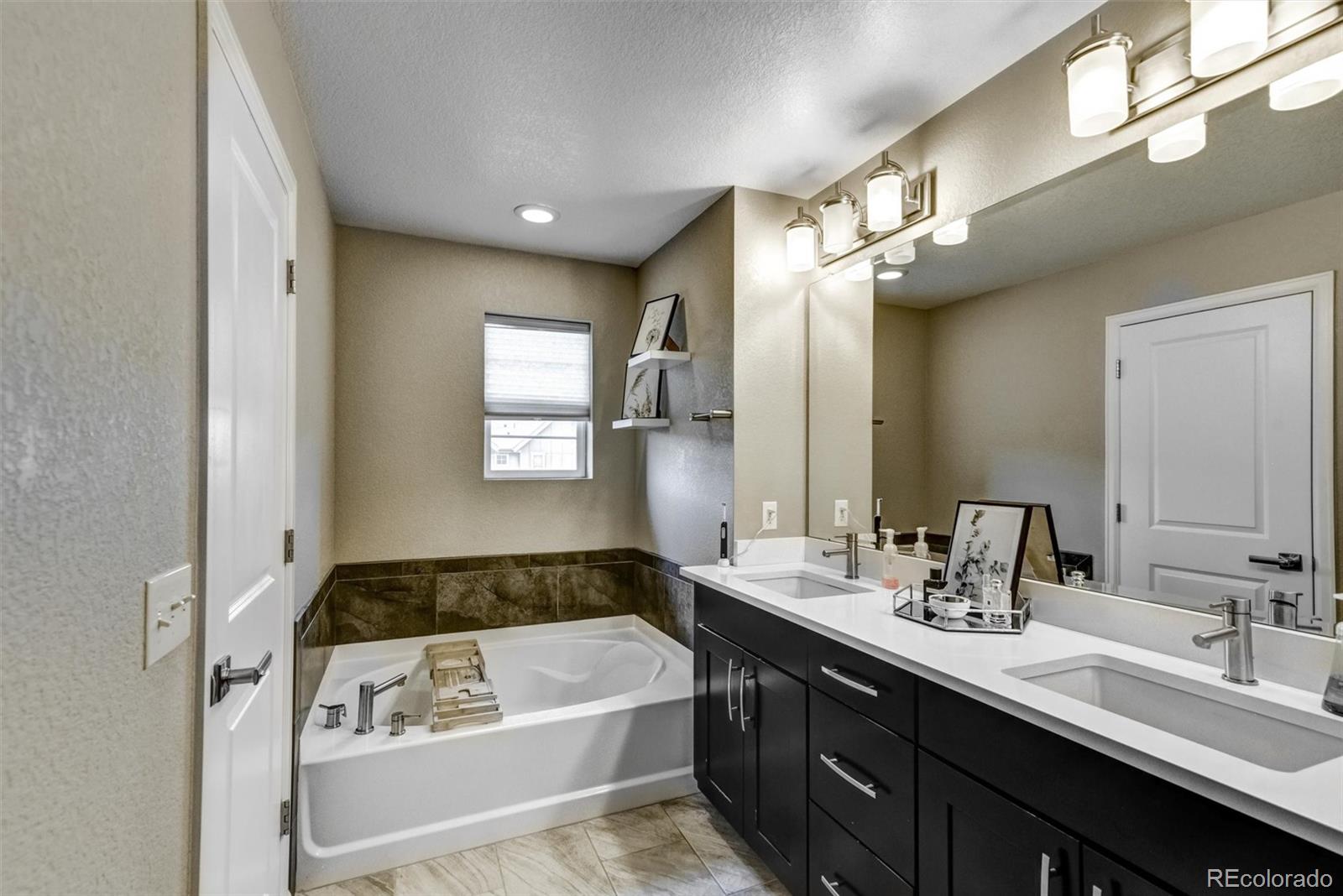 MLS Image #27 for 8096 e 53rd drive,denver, Colorado