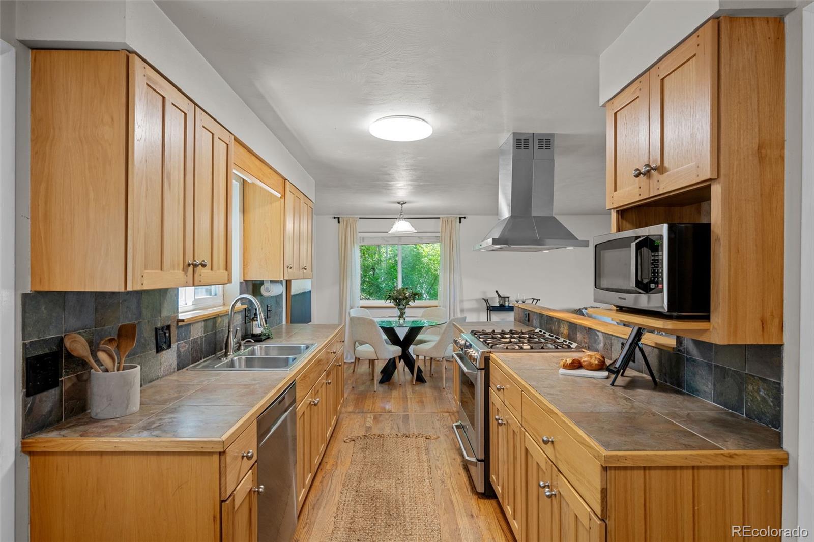 MLS Image #14 for 2570  robb street,lakewood, Colorado