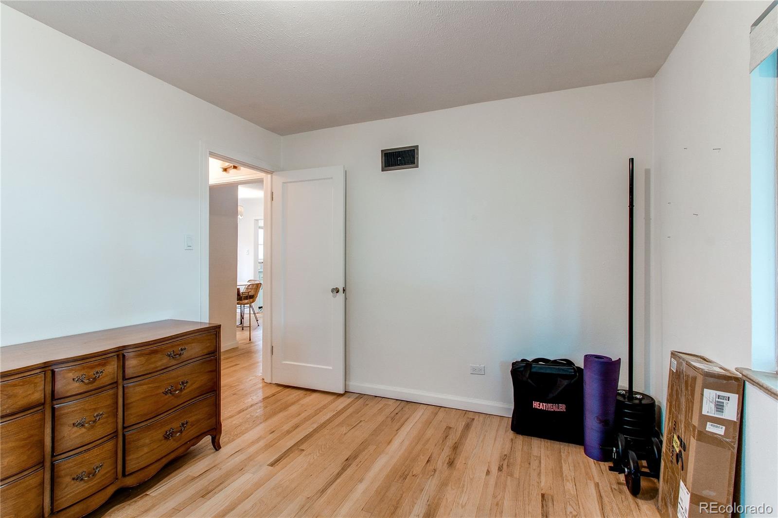 MLS Image #18 for 1175 s harrison street,denver, Colorado