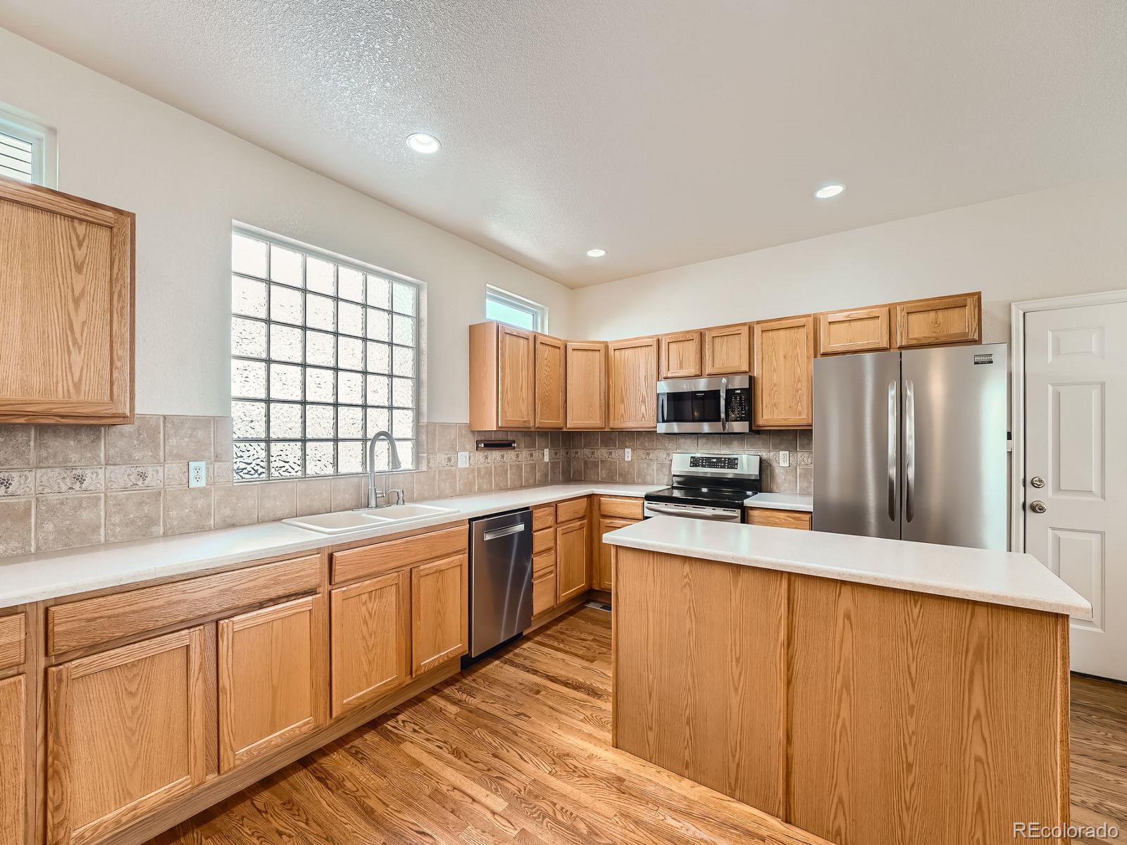 MLS Image #12 for 6336  utica court,arvada, Colorado