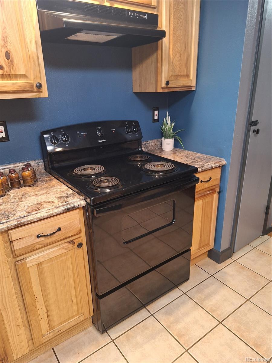 MLS Image #15 for 3550 s harlan street,denver, Colorado