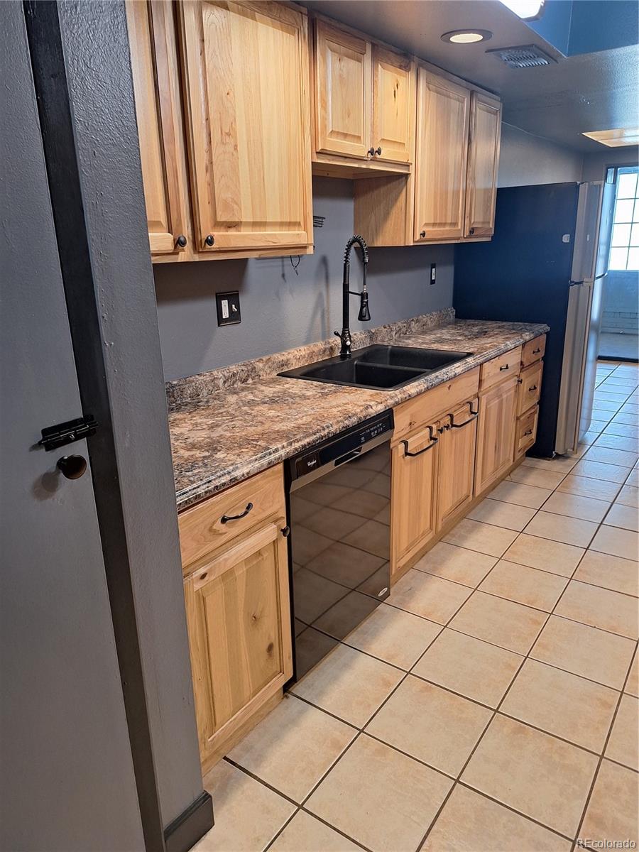 MLS Image #9 for 3550 s harlan street,denver, Colorado