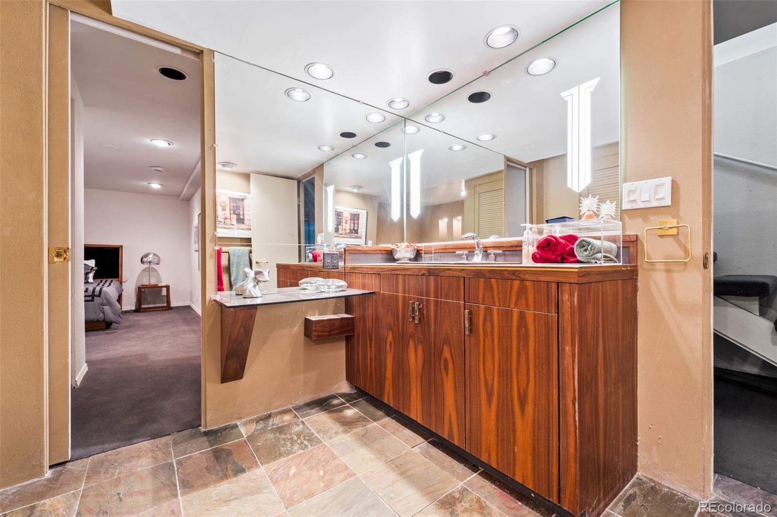 MLS Image #25 for 1110  monaco parkway,denver, Colorado