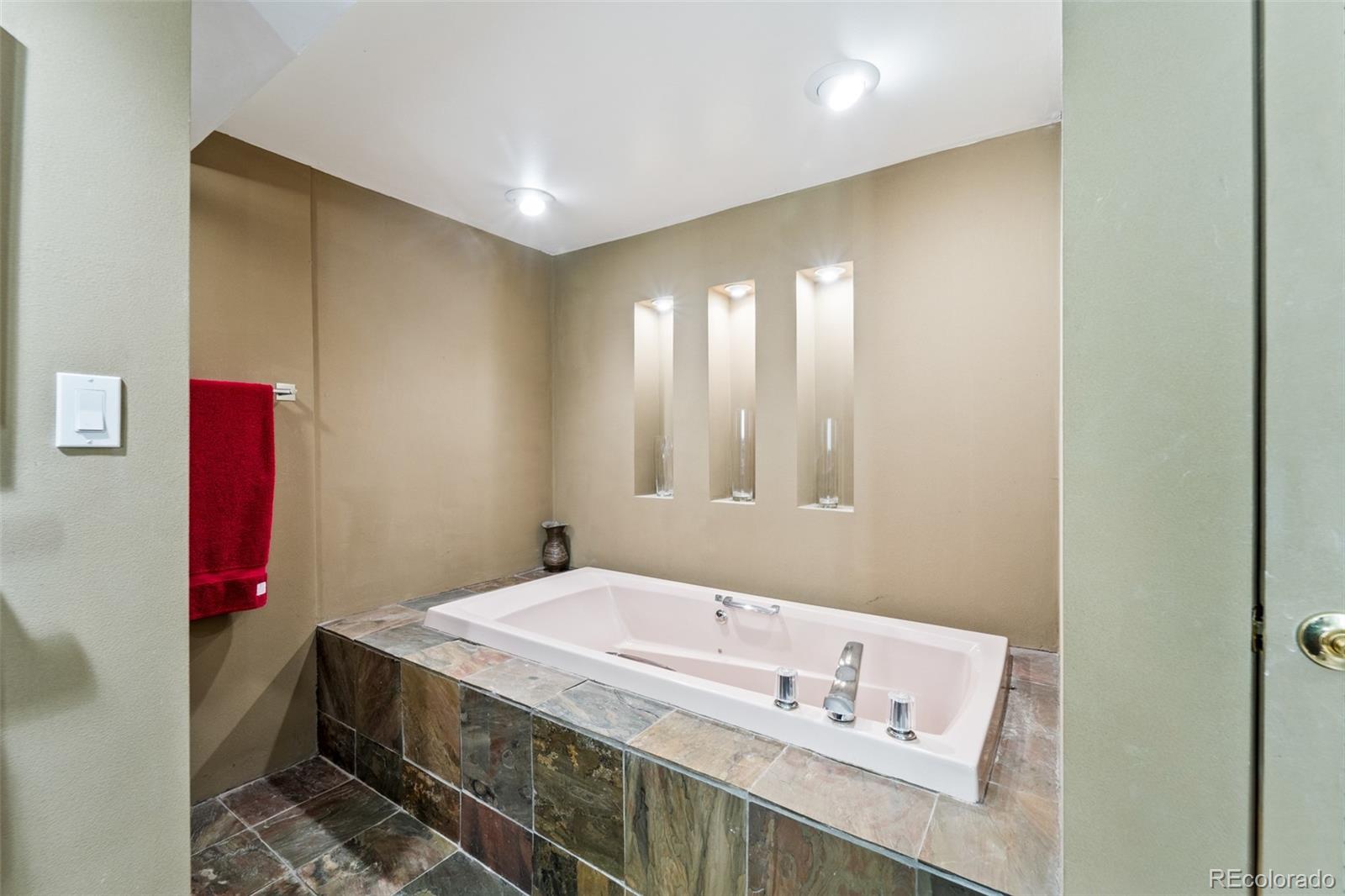 MLS Image #26 for 1110  monaco parkway,denver, Colorado