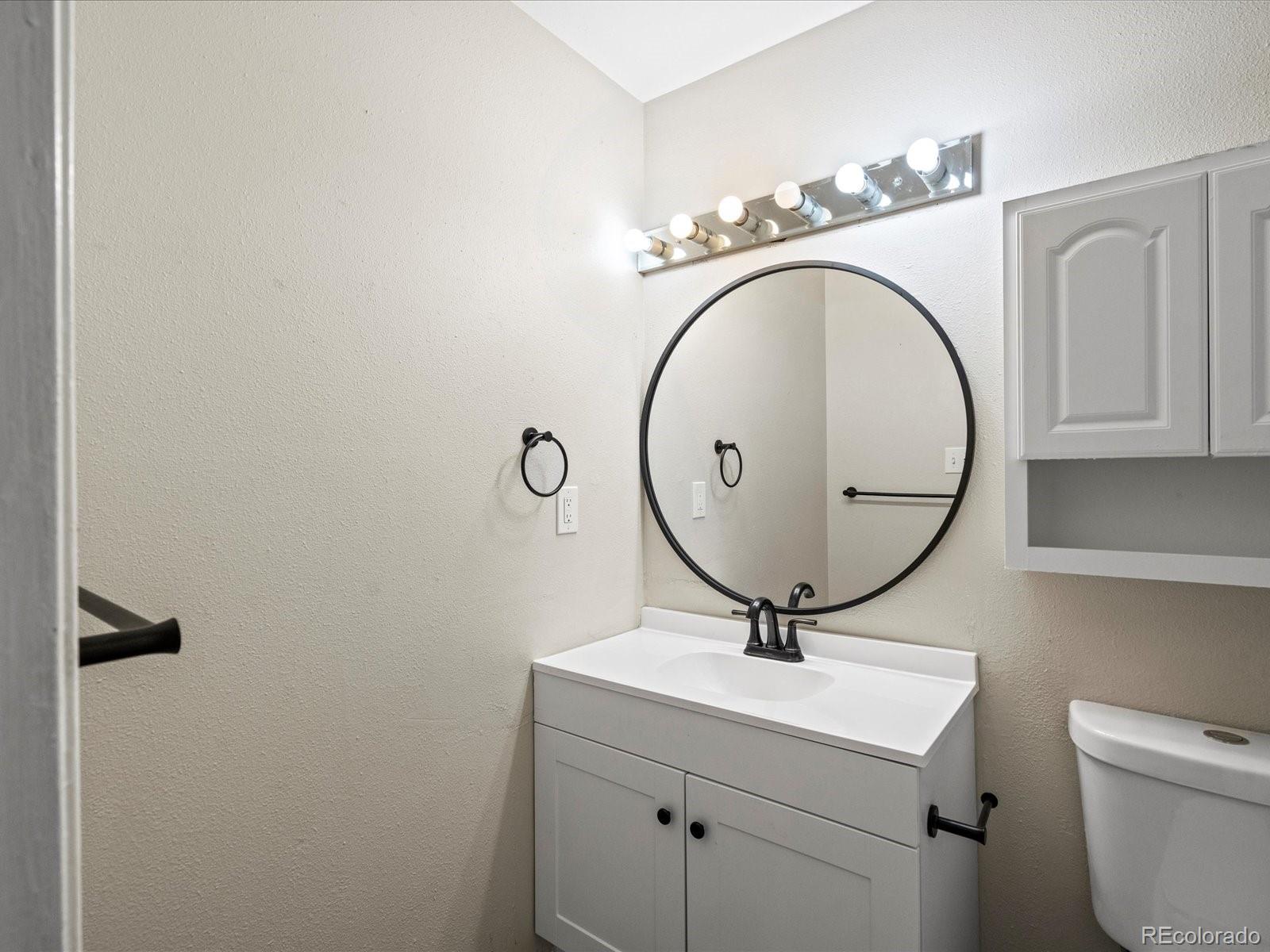 MLS Image #14 for 1250 s monaco parkway,denver, Colorado