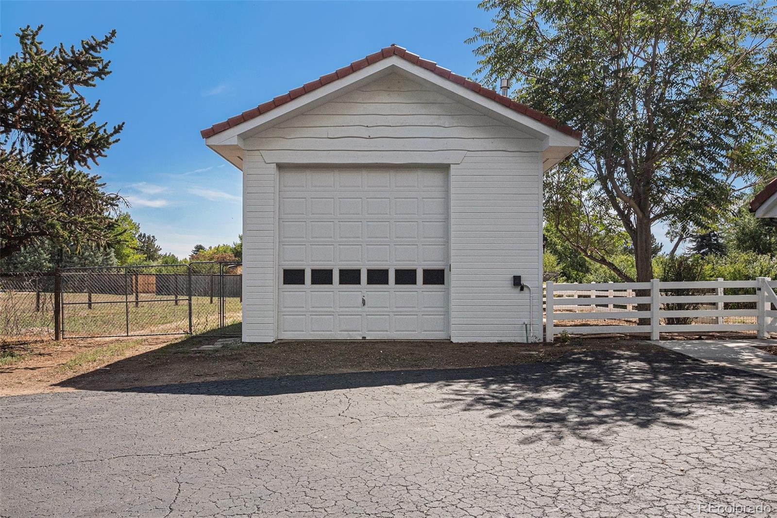 MLS Image #38 for 2  middle road,englewood, Colorado