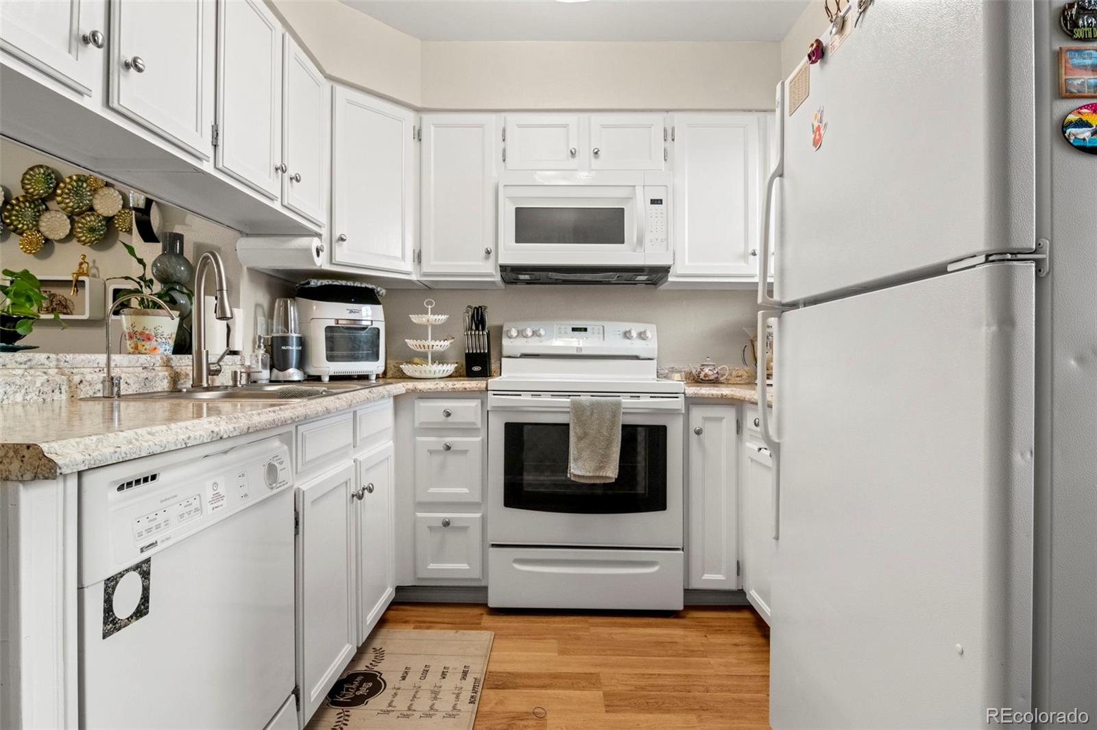MLS Image #5 for 1811 s quebec way,denver, Colorado
