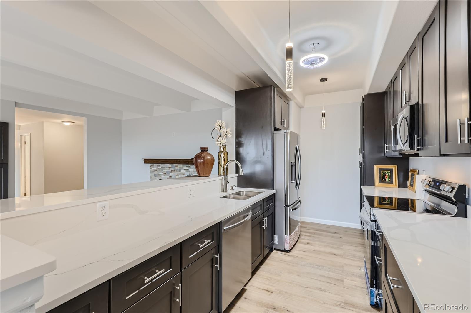 MLS Image #10 for 7877 e mississippi avenue,denver, Colorado