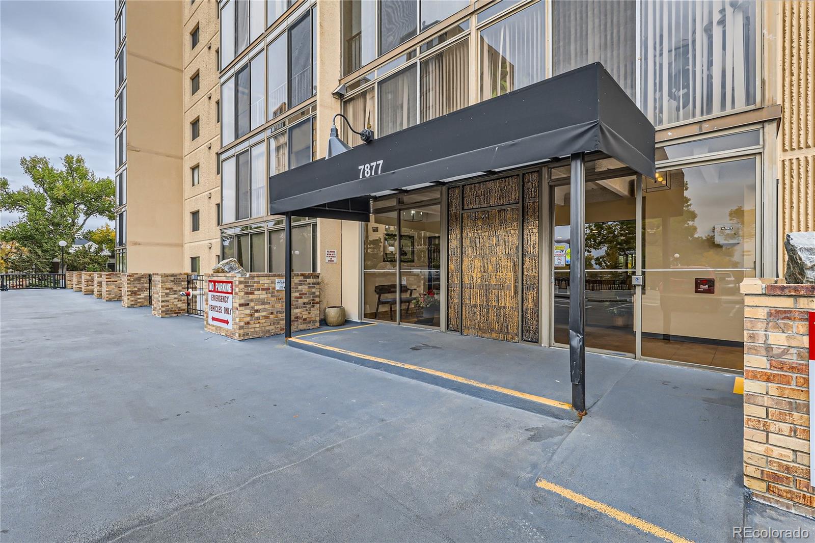 MLS Image #2 for 7877 e mississippi avenue,denver, Colorado