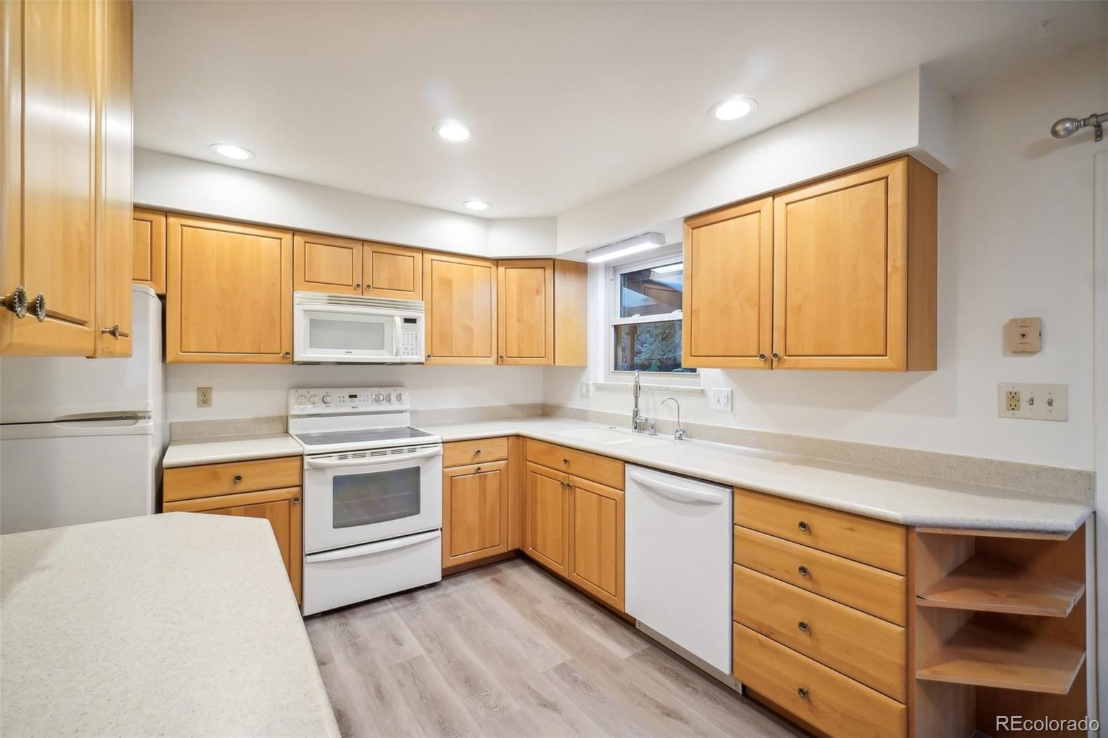 MLS Image #4 for 2106 s zephyr street,lakewood, Colorado