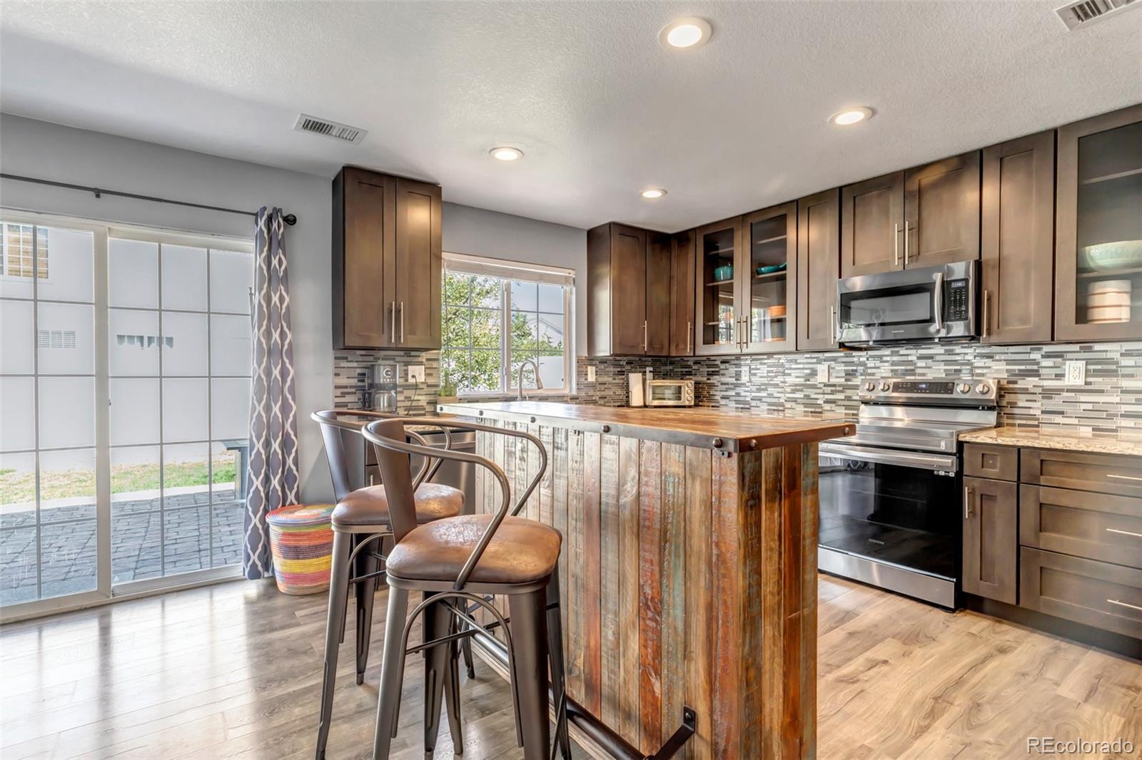 MLS Image #10 for 21647 e 53rd place,denver, Colorado