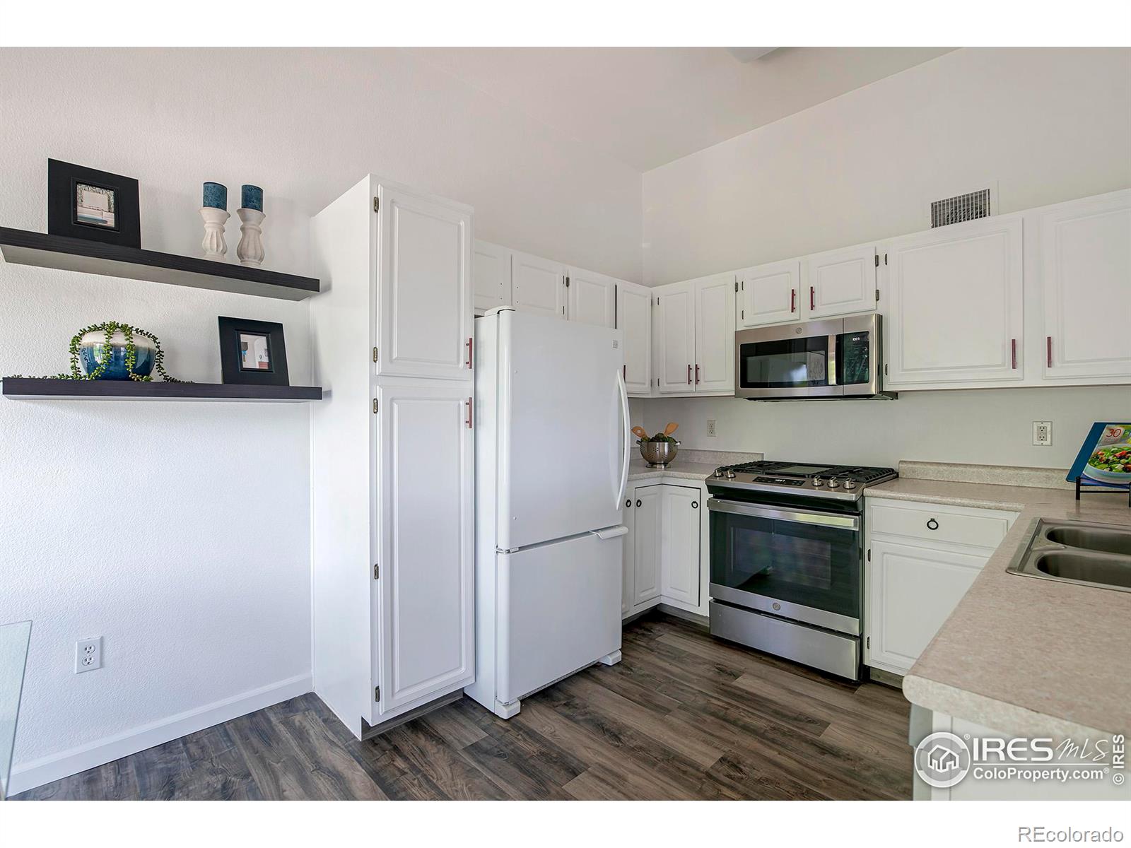 MLS Image #14 for 1050  opal street 204,broomfield, Colorado