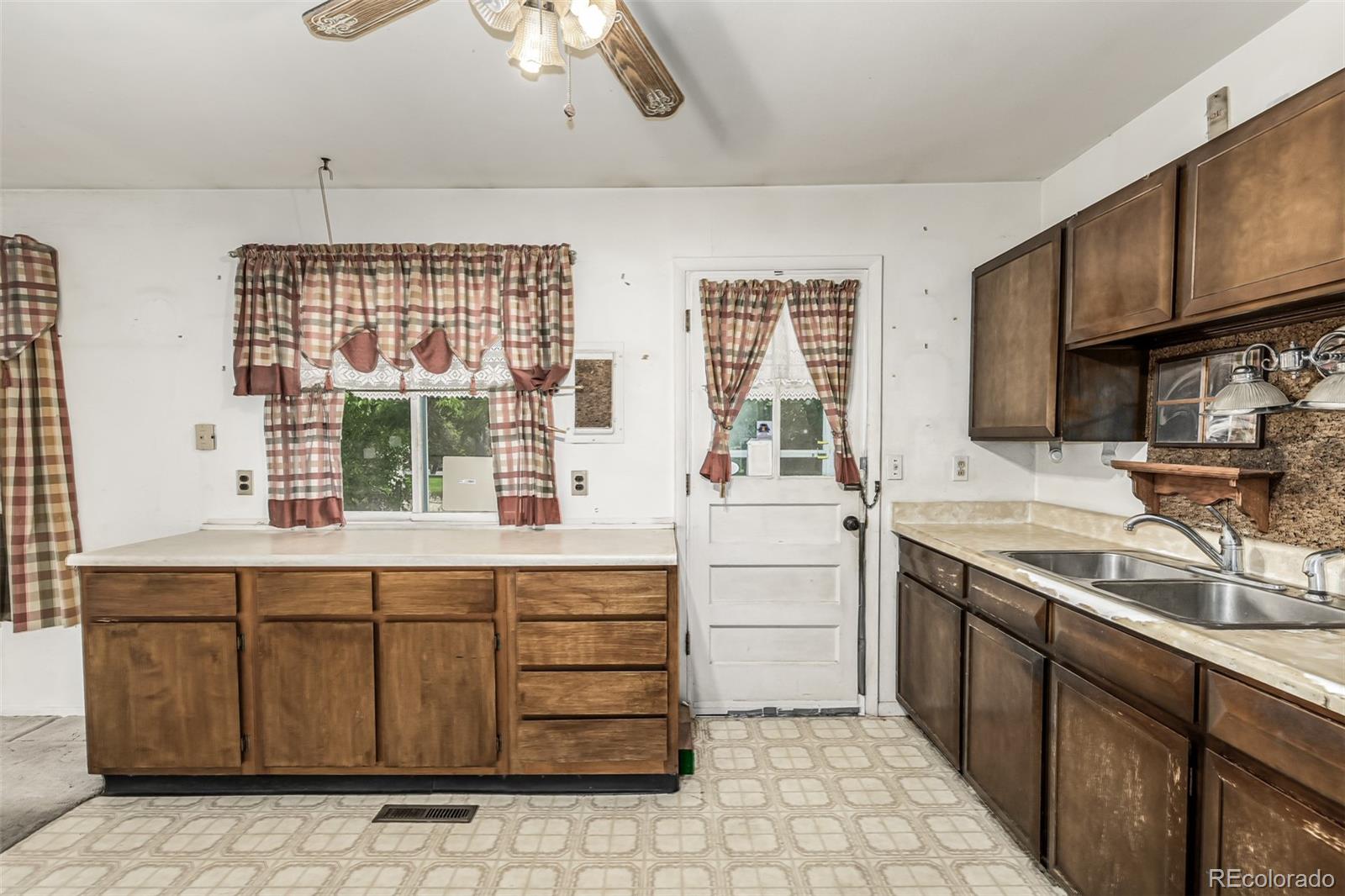 MLS Image #15 for 3620  conifer court,boulder, Colorado