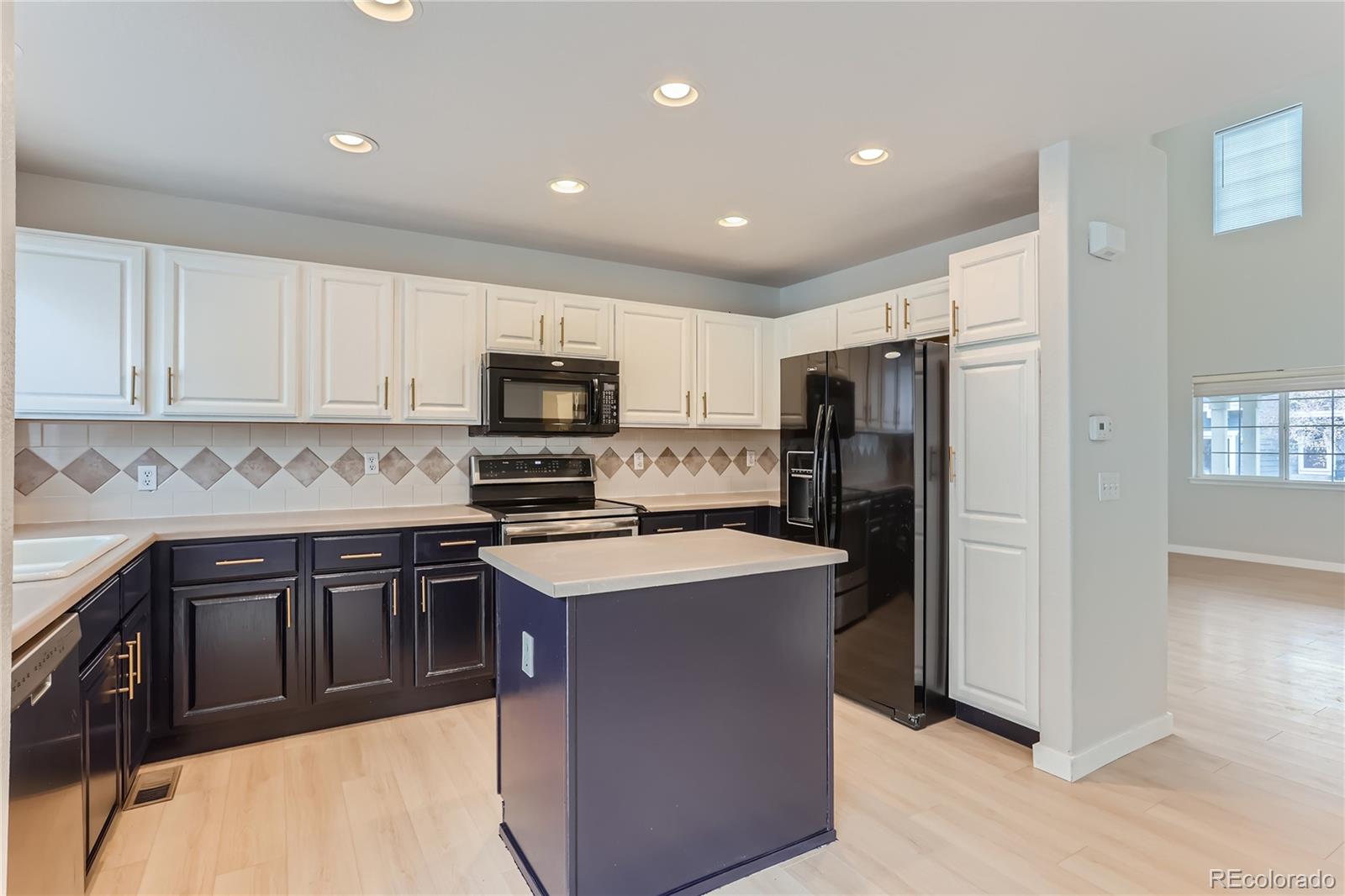 MLS Image #7 for 1262 s boston court,denver, Colorado