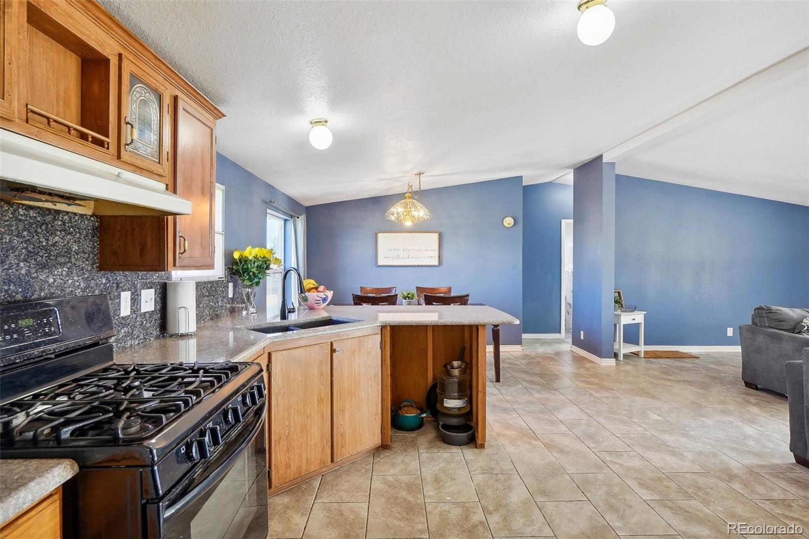 MLS Image #11 for 6690  yulle road,strasburg, Colorado