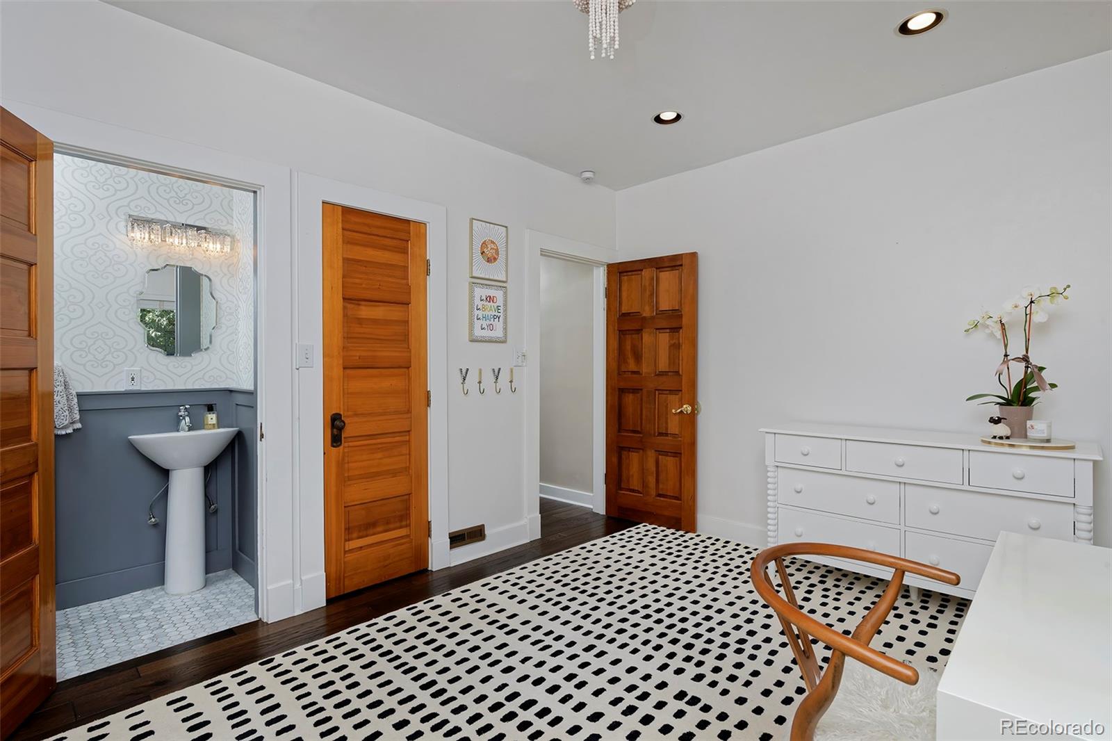 MLS Image #23 for 2591  ash street,denver, Colorado