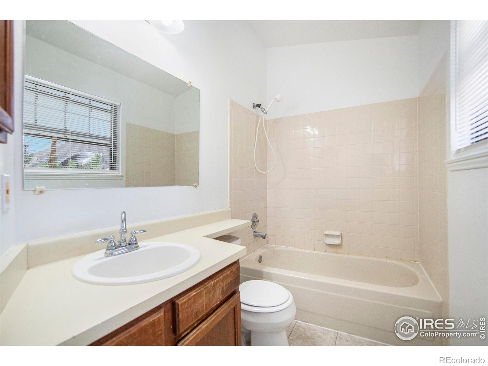 MLS Image #7 for 15999 e alaska place,aurora, Colorado