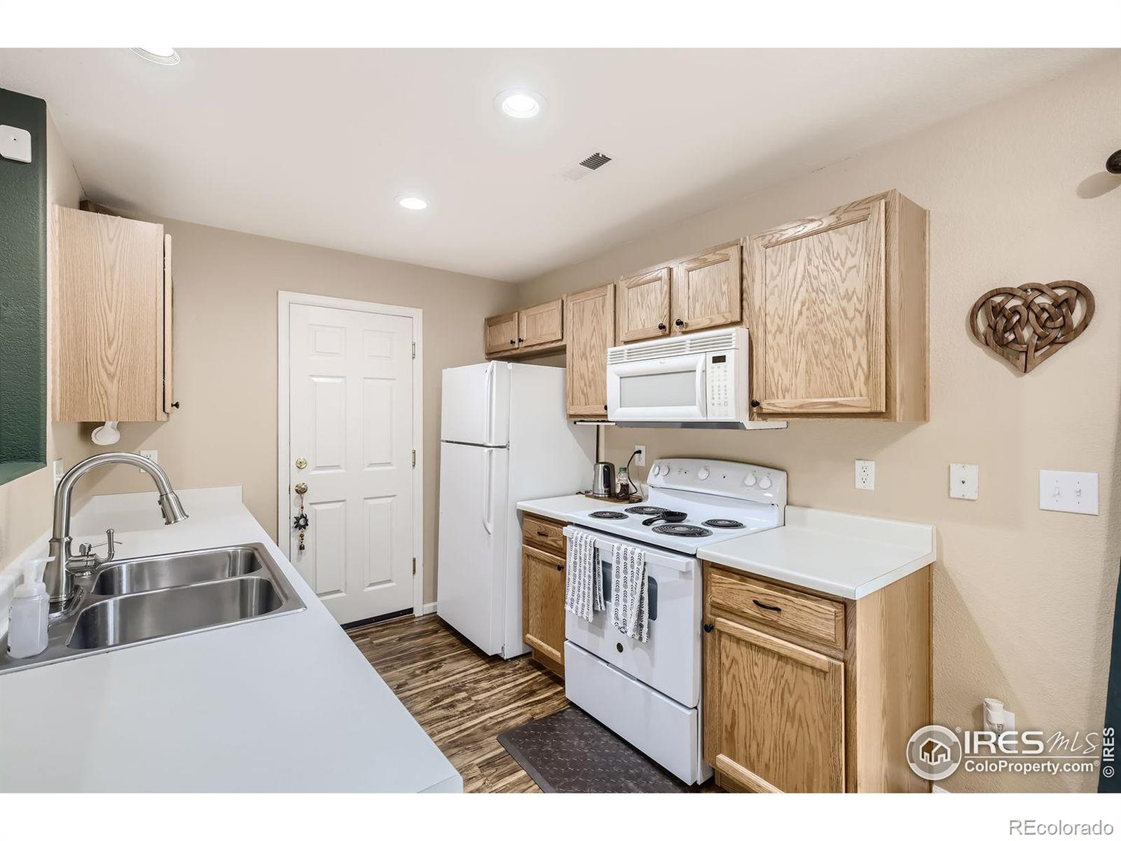 MLS Image #7 for 10416  forester place,longmont, Colorado