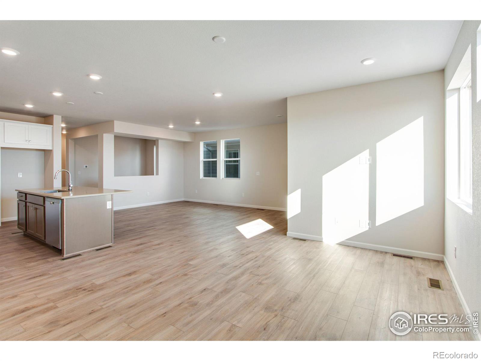 MLS Image #10 for 1580 e 3rd avenue,longmont, Colorado