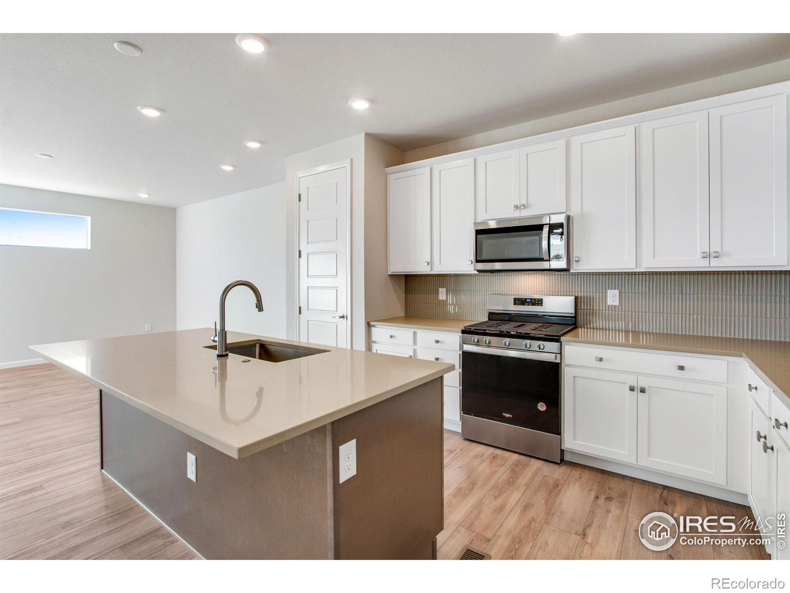 MLS Image #14 for 1580 e 3rd avenue,longmont, Colorado