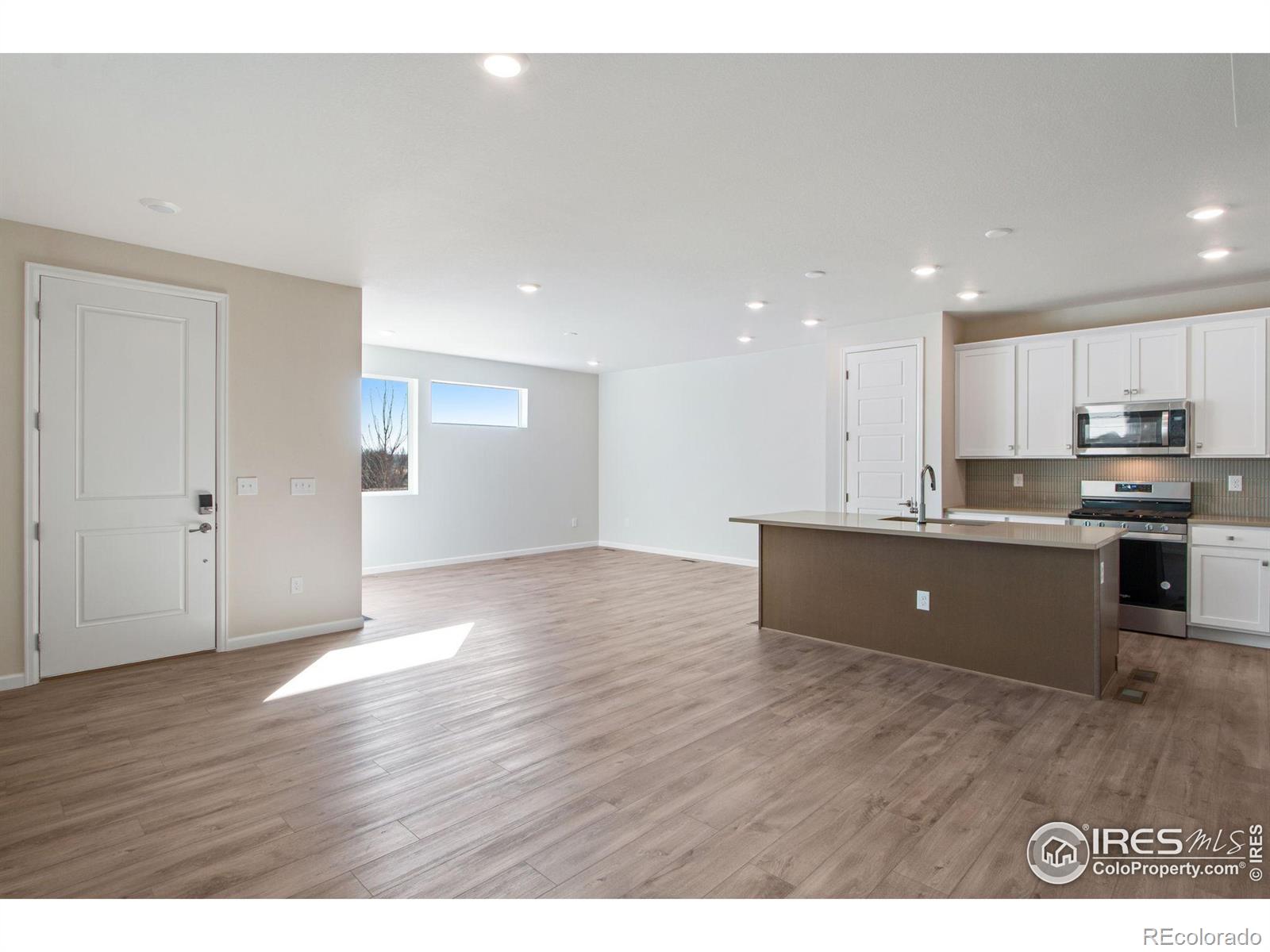 MLS Image #4 for 1580 e 3rd avenue,longmont, Colorado