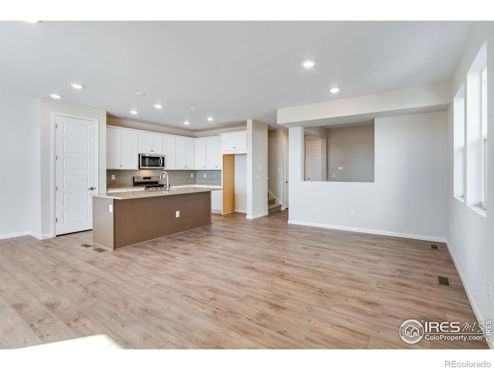 MLS Image #5 for 1580 e 3rd avenue,longmont, Colorado