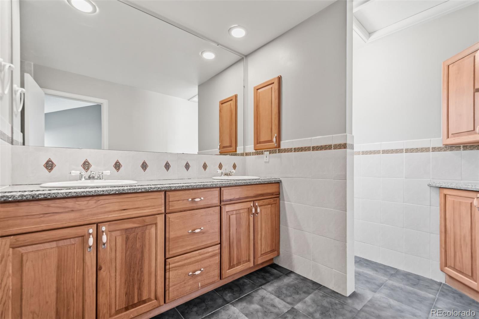 MLS Image #29 for 12521 e cornell circle,aurora, Colorado