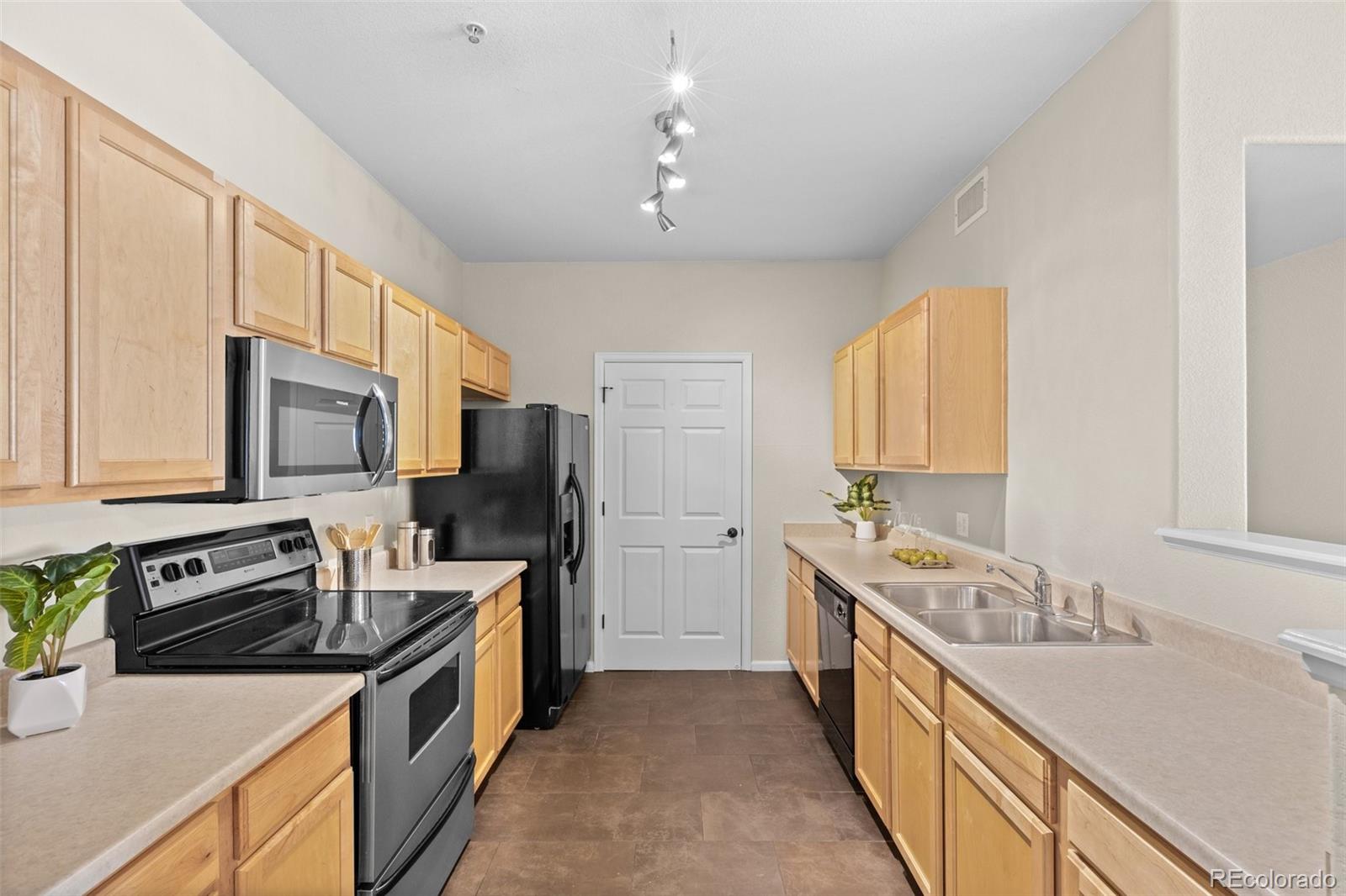 MLS Image #5 for 4451 s ammons street,littleton, Colorado