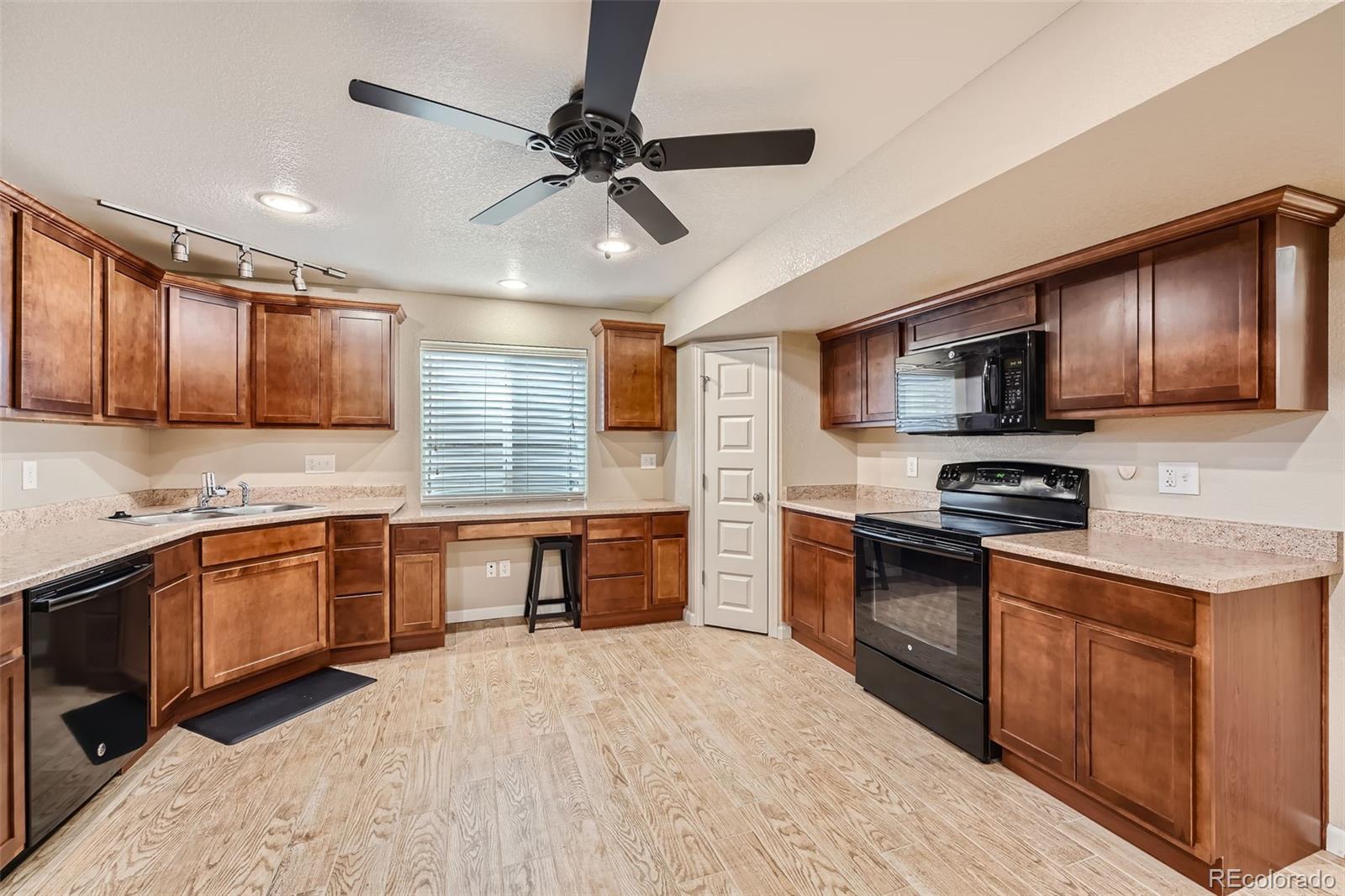 MLS Image #30 for 25202 e 2nd place,aurora, Colorado