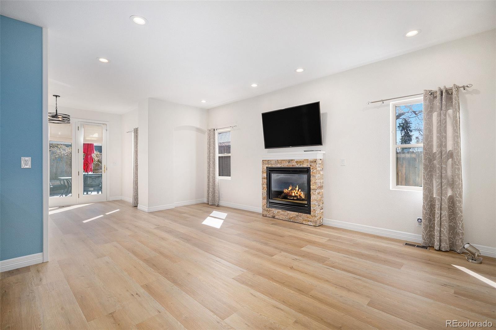 MLS Image #2 for 1250  oneida street,denver, Colorado