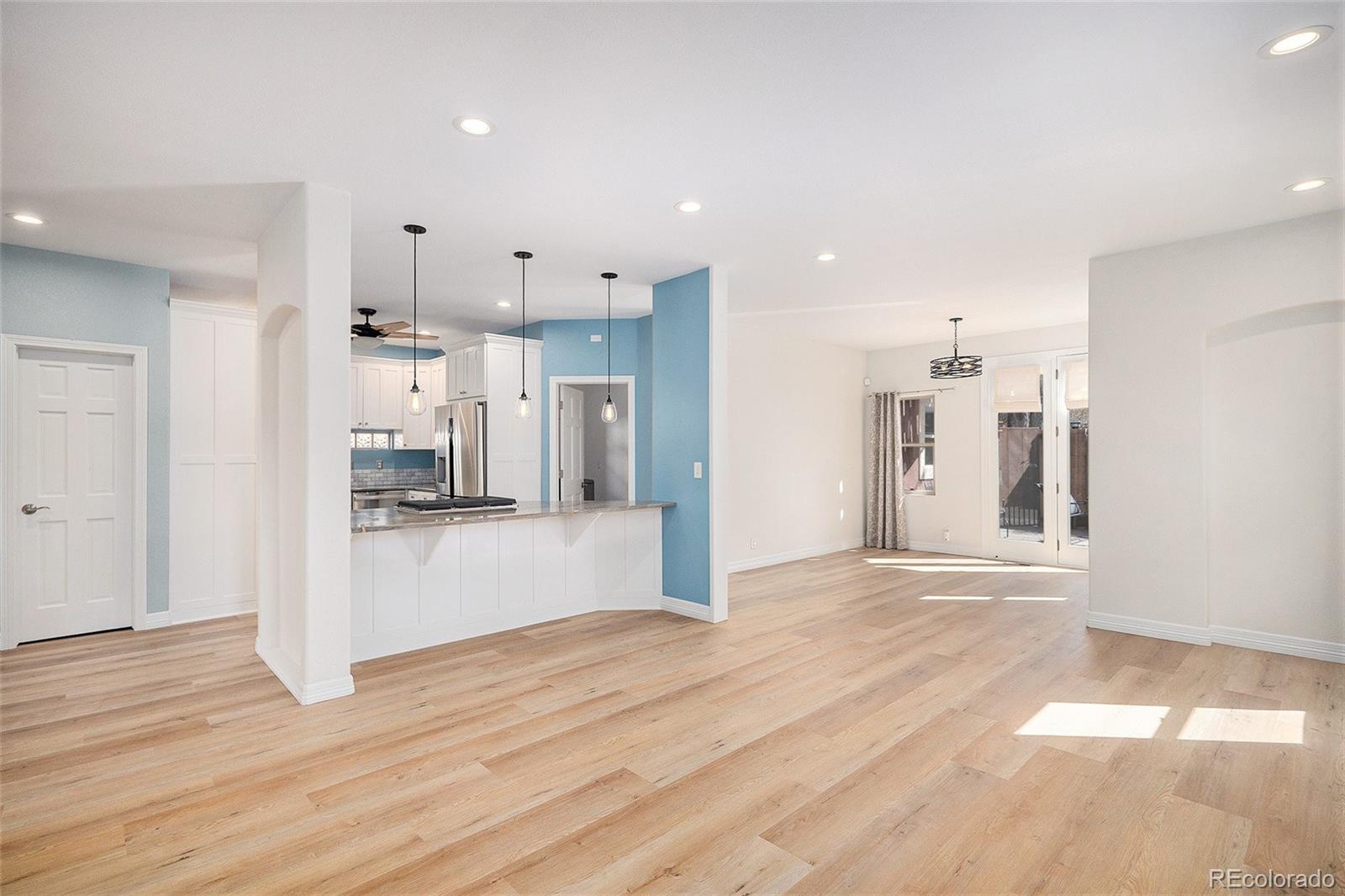 MLS Image #3 for 1250  oneida street,denver, Colorado