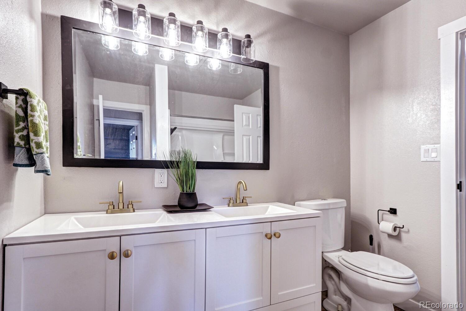 MLS Image #11 for 50 e highline circle,centennial, Colorado