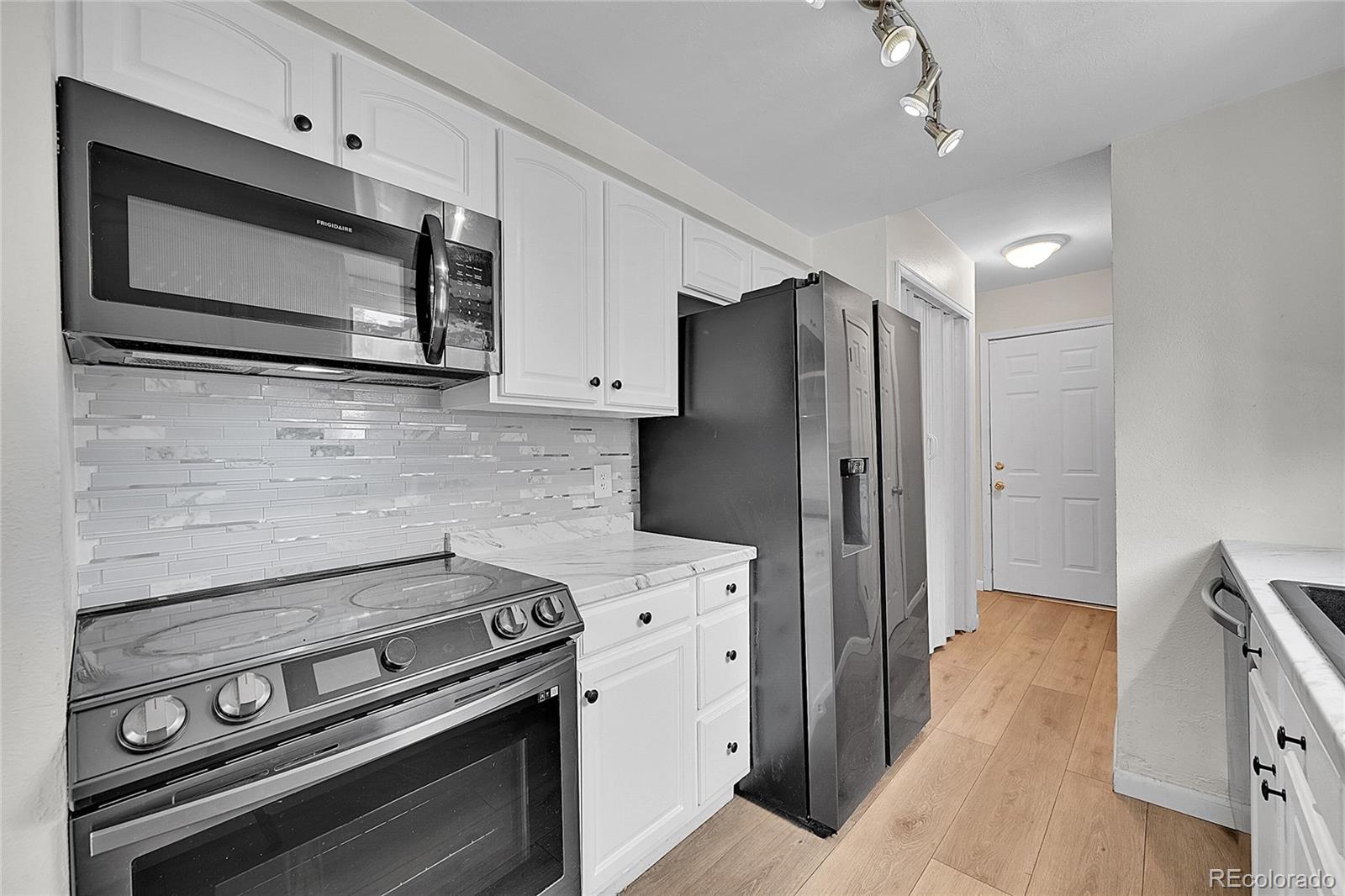 MLS Image #13 for 17128 e jefferson avenue,aurora, Colorado