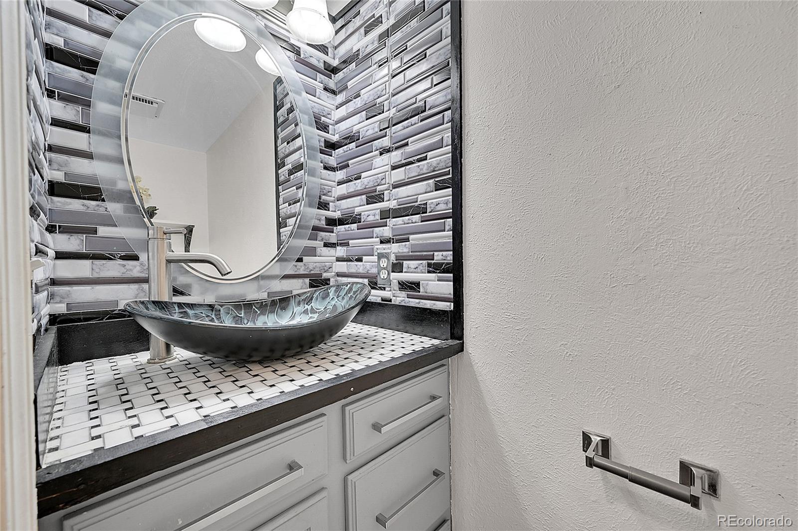 MLS Image #15 for 17128 e jefferson avenue,aurora, Colorado