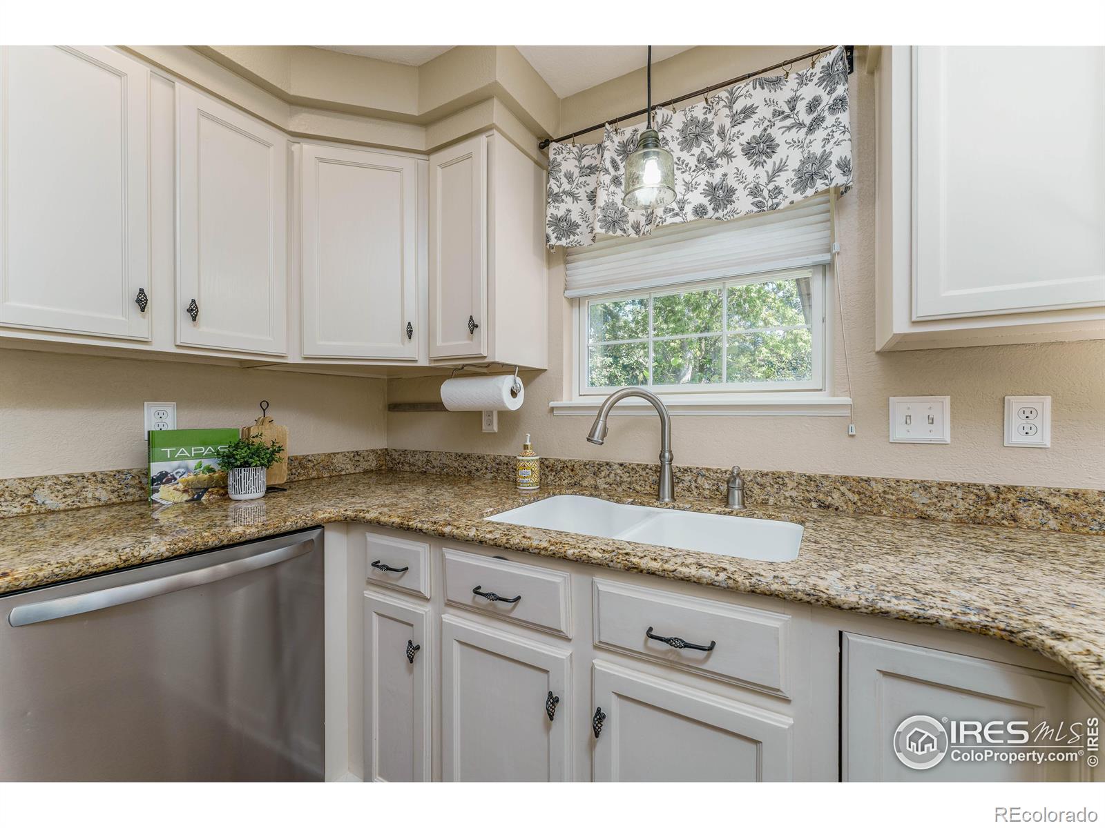 MLS Image #11 for 10710  kipling way,westminster, Colorado