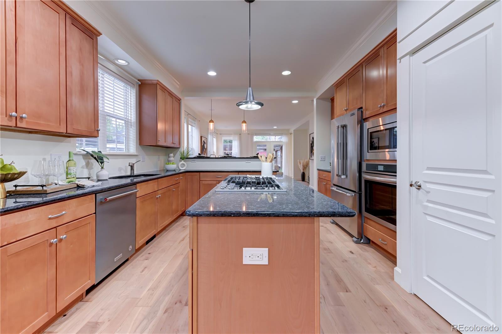 MLS Image #9 for 2830  emporia court,denver, Colorado