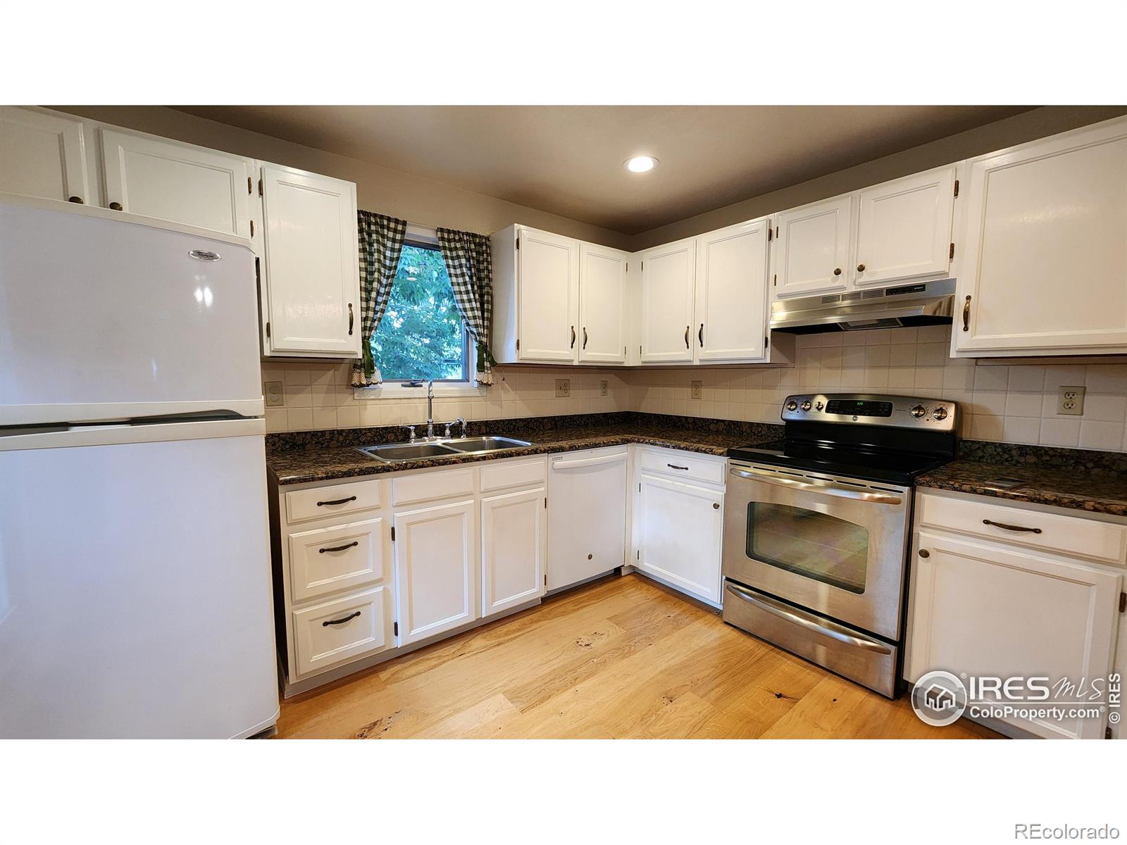 MLS Image #14 for 201 w sycamore lane,louisville, Colorado